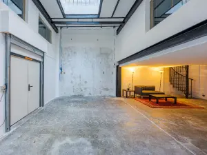 Studio Créatif de 200 m² à Marseille pour Séances Photo & Productions