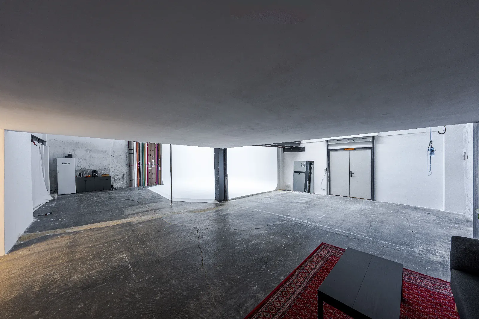 Studio Créatif de 200 m² à Marseille pour Séances Photo & Productions
