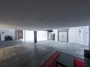Studio Créatif de 200 m² à Marseille pour Séances Photo & Productions