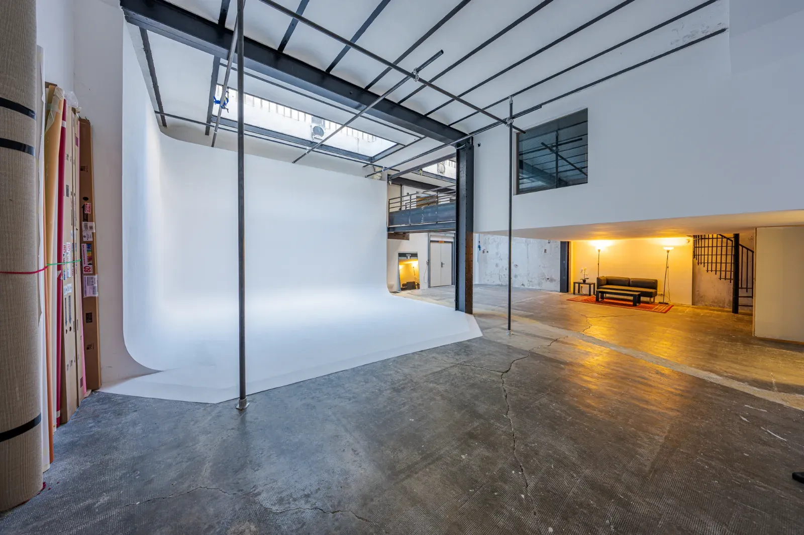 Studio Créatif de 200 m² à Marseille pour Séances Photo & Productions