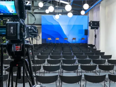 Lieu Polyvalent à Barcelone avec Jardin Tropical pour Événements d'Entreprise et Créatifs