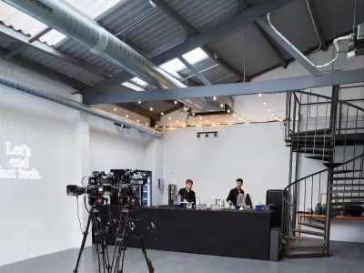 Lieu Polyvalent à Barcelone avec Jardin Tropical pour Événements d'Entreprise et Créatifs