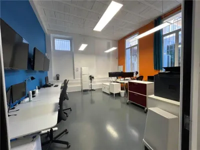 Cannes Ground-Floor Workspace: 100 m² for Meetings & Seminars
