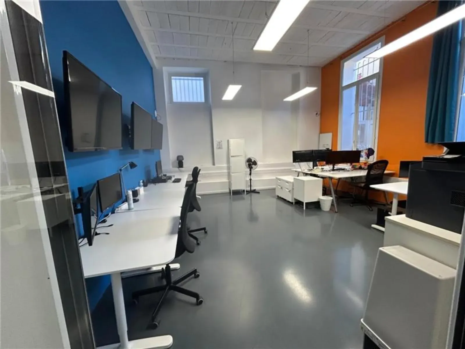 Espace de Travail à Cannes : 100 m² pour Réunions et Séminaires