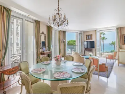 Appartement de Luxe 3 Chambres avec Terrasse pour Réunions à Cannes