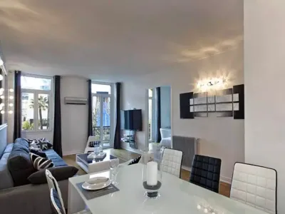 Luxury Cannes Apartment with Port View | 110m² Renovated Space