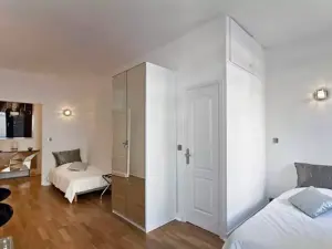 Appartement de Luxe à Cannes avec Vue sur le Port | Espace Rénové de 110m²