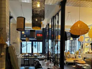 Café et Boutique de Design Élégant pour Événements à Paris