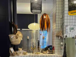 Café et Boutique de Design Élégant pour Événements à Paris