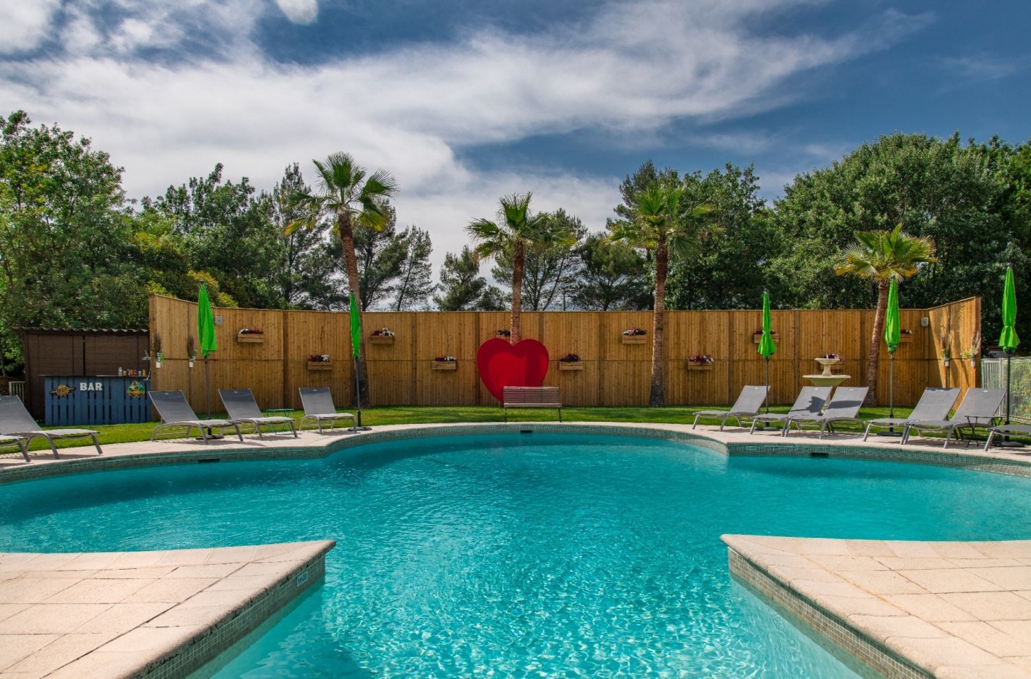 Provencal Bastide with Pool (hôtel)