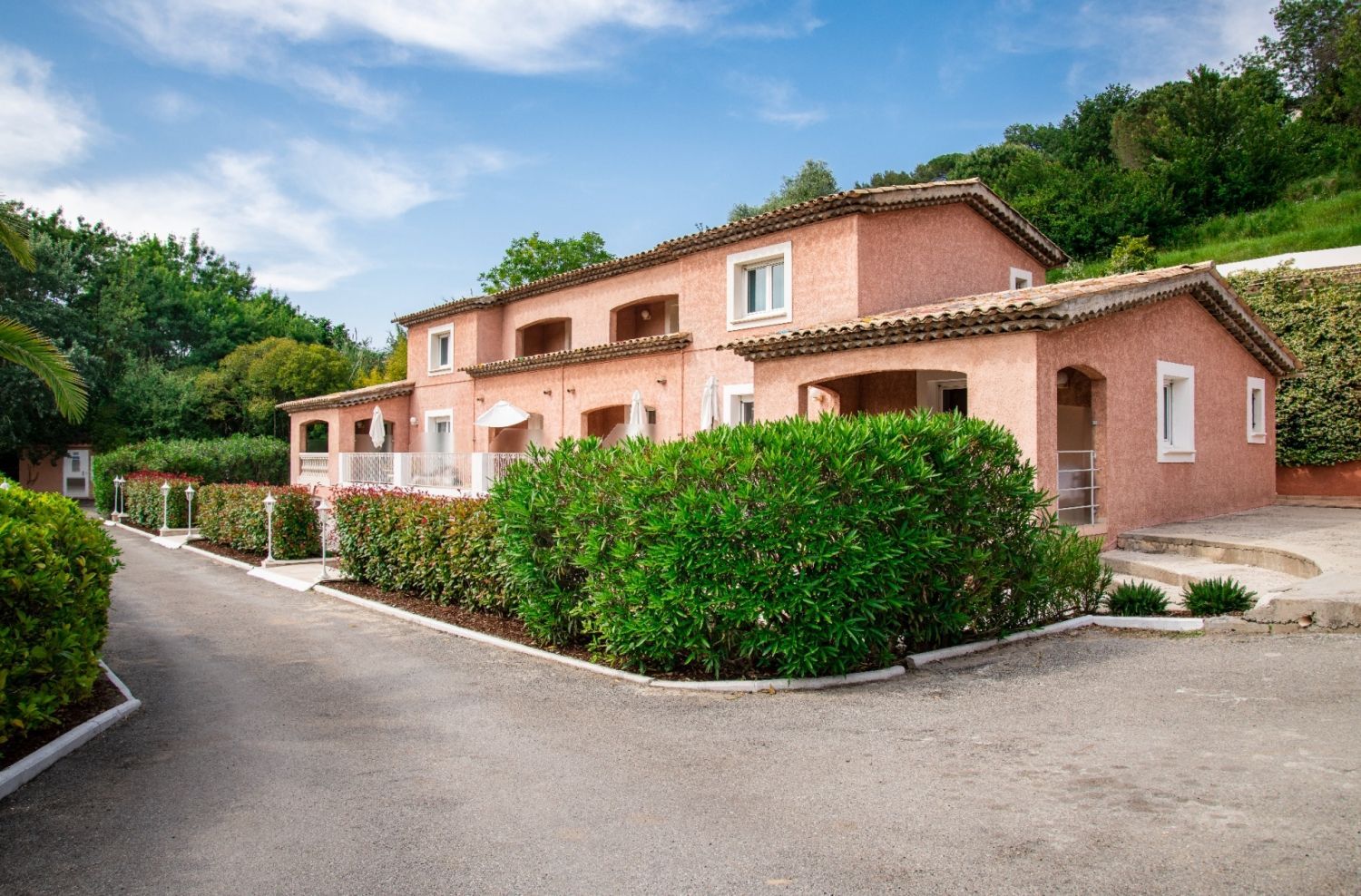 Provencal Bastide with Pool (hôtel)