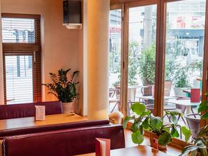 Versatile Event Venue in Bourg-la-Reine: Modern Space for Parties, Dinners & Seminars