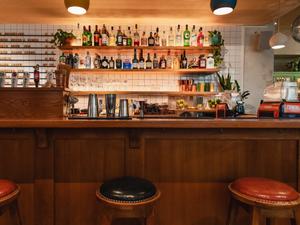 Lieu Australien Vintage avec Terrasse et Boulodrome à Antony