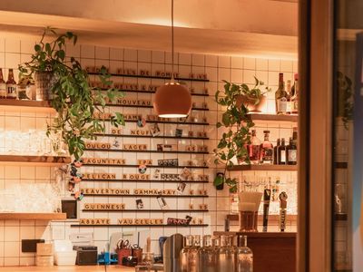 Lieu Australien Vintage avec Terrasse et Boulodrome à Antony