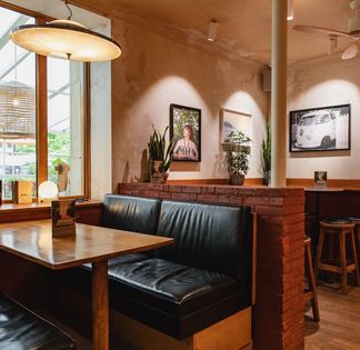 Lieu d'événement polyvalent avec terrasse, véranda et terrain de pétanque à Antony