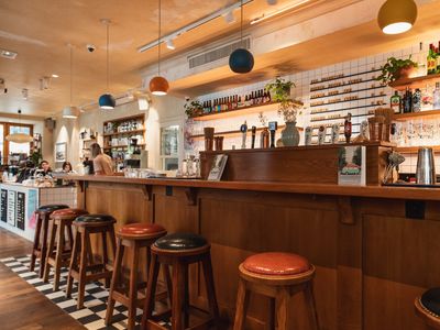 Lieu d'événement polyvalent avec terrasse, véranda et terrain de pétanque à Antony