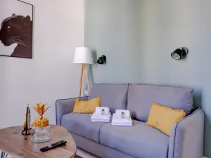 Modern Studio in Cannes' République District | Steps to Shops & Beaches