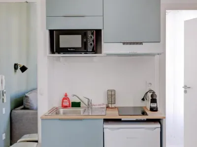 Modern Studio in Cannes' République District | Steps to Shops & Beaches