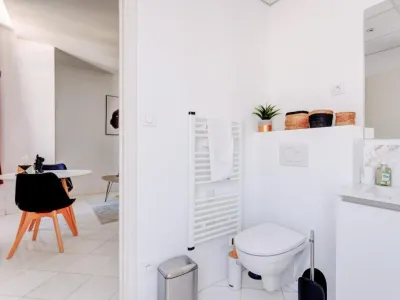 Modern Studio in Cannes' République District | Steps to Shops & Beaches