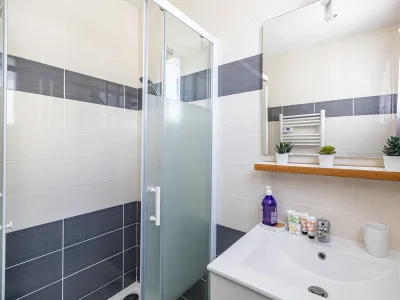 Bright & Welcoming Retreat in Cannes for Romantic or Solo Escapes