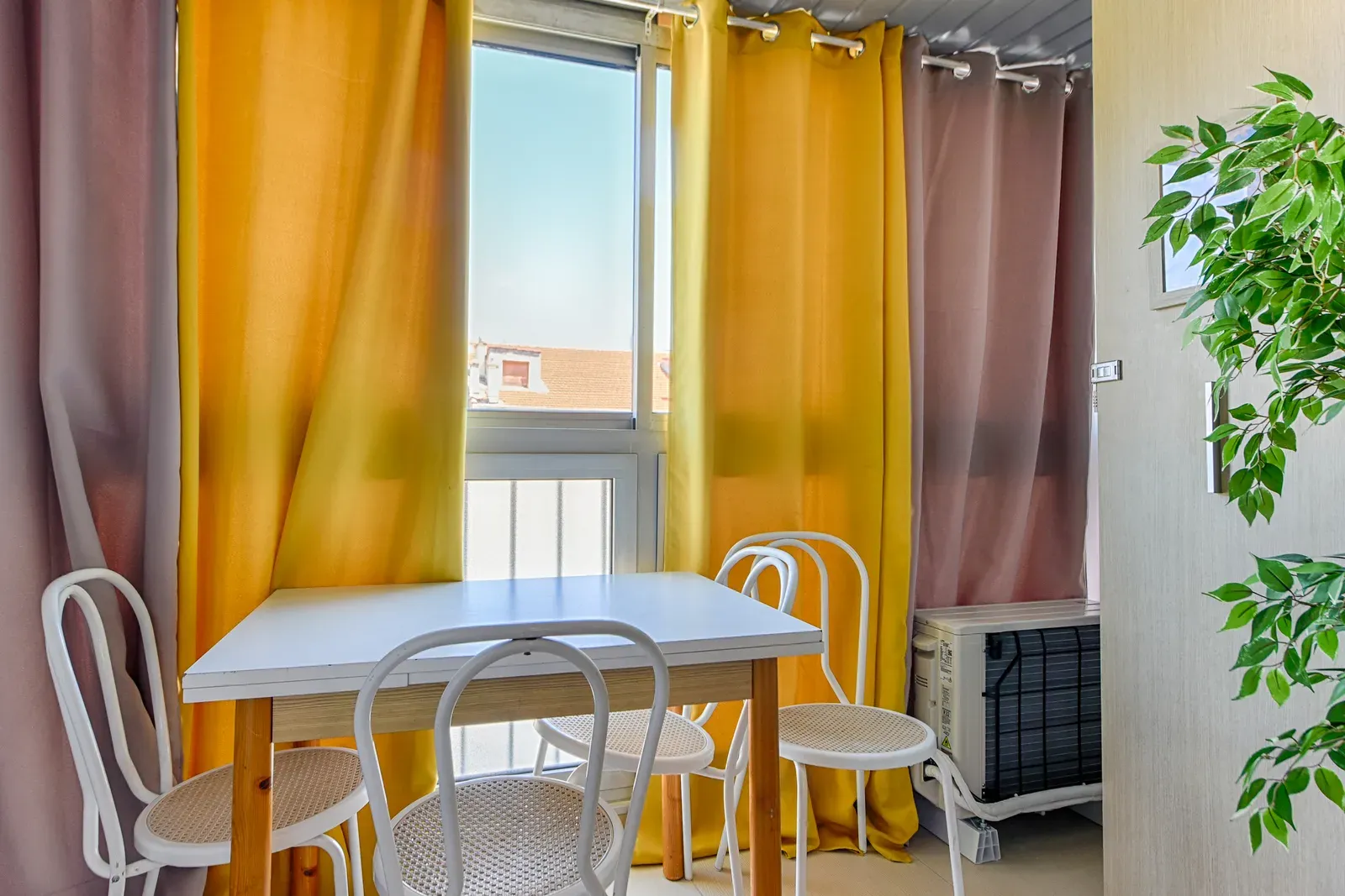 Studio avec Loggia dans le Carré d'Or à Cannes | À deux pas du Palais des Festivals