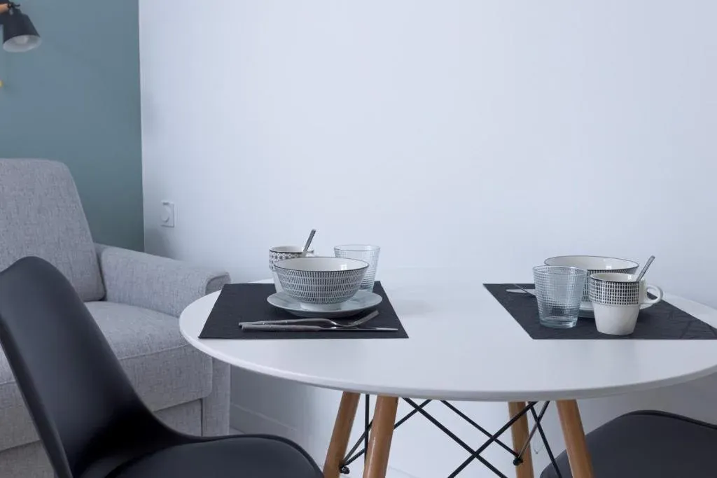 Tranquil Studio in Cannes: Quiet Neighborhood Near Beaches & Palais des Festivals