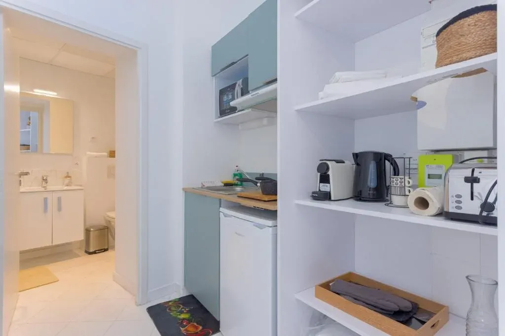 Tranquil Studio in Cannes: Quiet Neighborhood Near Beaches & Palais des Festivals