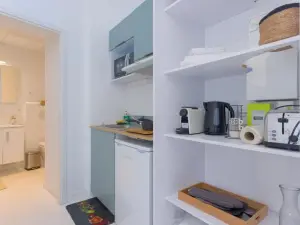 Tranquil Studio in Cannes: Quiet Neighborhood Near Beaches & Palais des Festivals