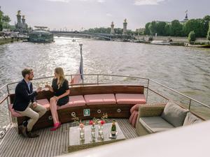 Yacht de Luxe pour Événements Privés à Paris | Lieu Exclusif
