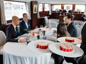 Yacht de Luxe pour Événements Privés à Paris | Lieu Exclusif