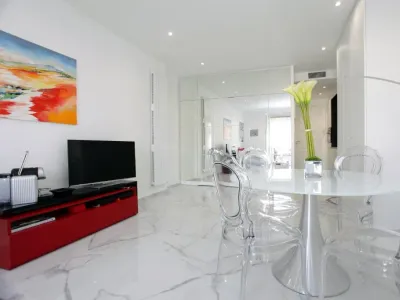 Studio de Luxe avec Vue sur Mer à Cannes | Emblématique Croisette