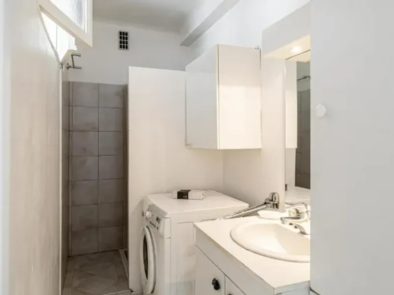 Appartement Le Bristol avec Balcon au Centre-Ville de Cannes