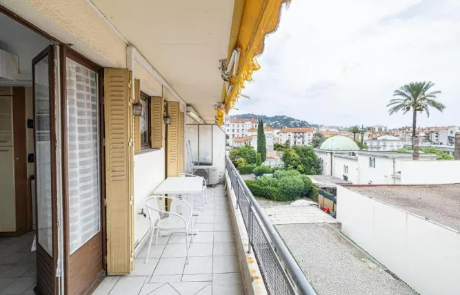 Le Bristol Apartment with Balcony in Cannes City Centre