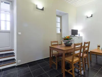 Two-Bedroom Flat in Cannes for Intimate Events