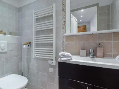 Two-Bedroom Flat in Cannes for Intimate Events