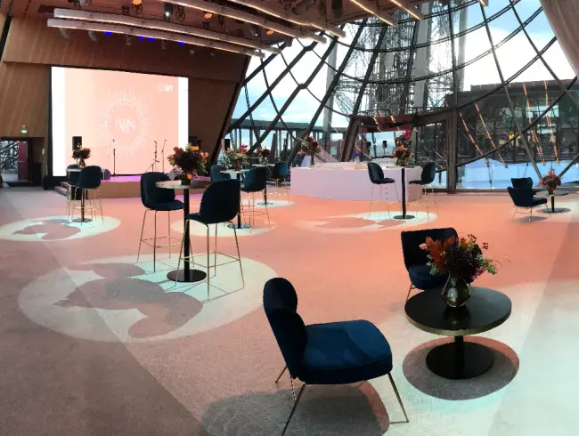 Prestigieux Lieu d'Événement à la Tour Eiffel avec Vue Panoramique sur la Ville