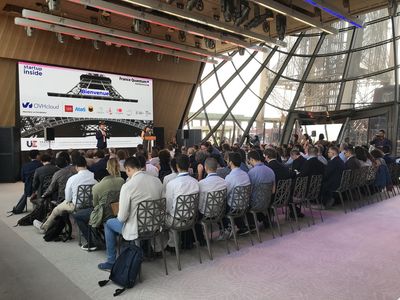 Prestigieux Lieu d'Événement à la Tour Eiffel avec Vue Panoramique sur la Ville