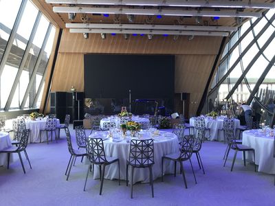 Prestigieux Lieu d'Événement à la Tour Eiffel avec Vue Panoramique sur la Ville