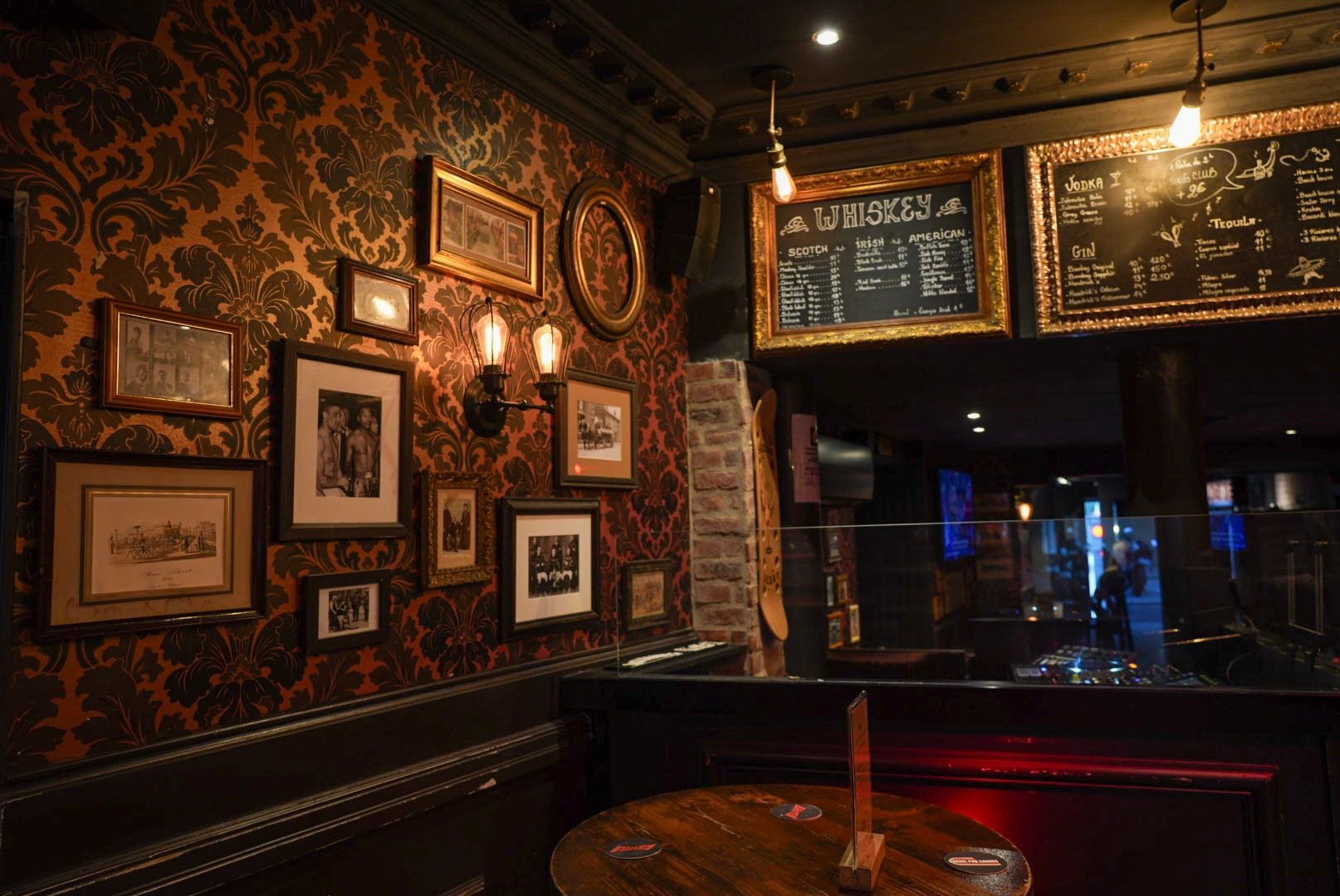 Pub Authentique à Cannes pour Événements