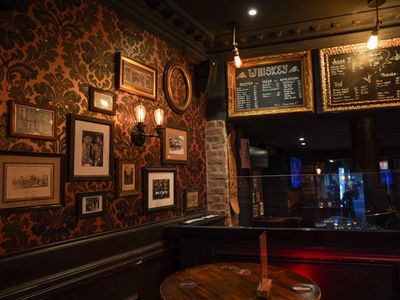 Pub Authentique à Cannes pour Événements