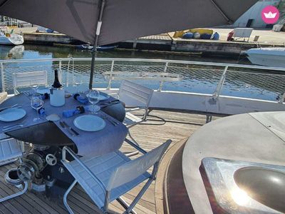 Yacht de Luxe Italien pour Événements Exclusifs & Expériences en Mer