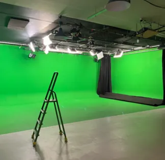 Studio de Tournage Professionnel & Espace de Production à Belleville, Paris