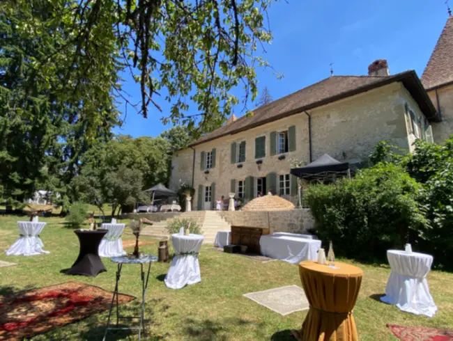 Domaine de Château du XIIe Siècle : Lieu Historique pour Événements dans le Haut-Jura