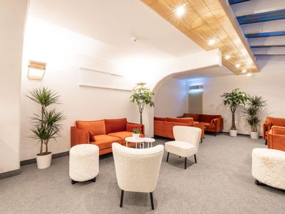 Tente événementielle élégante à Davos pour réceptions professionnelles jusqu'à 120 invités