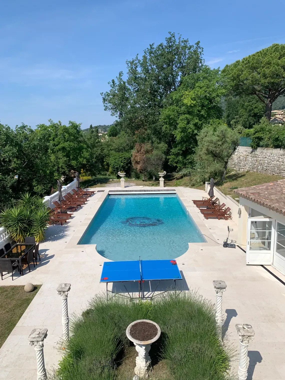 Villa de Luxe avec Vue Panoramique sur la Mer en Côte d'Azur