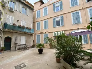 Beautiful Studio Apartment Near Cannes Palais des Festivals