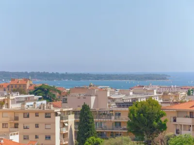 Cozy Apartment in Petit Juas, Cannes | Perfect for Solo or Couple Getaway