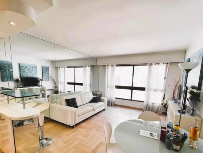 Appartement Moderne 1 Chambre à Cannes | 41 m² avec Vue sur la Ville