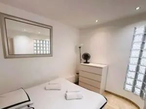 Appartement Moderne 1 Chambre à Cannes | 41 m² avec Vue sur la Ville