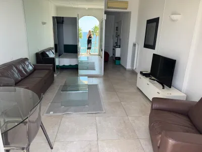 1-Bedroom Sea View Apartment on La Croisette | Cannes Congress Accommodation